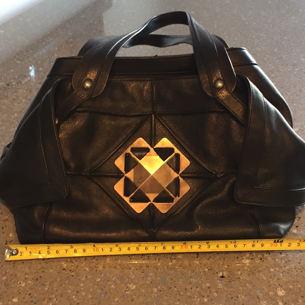 ***Gorgeous Salvatore Ferragamo Shoulder Bag***